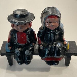 Vintage cast iron Figurine Couple on Bench